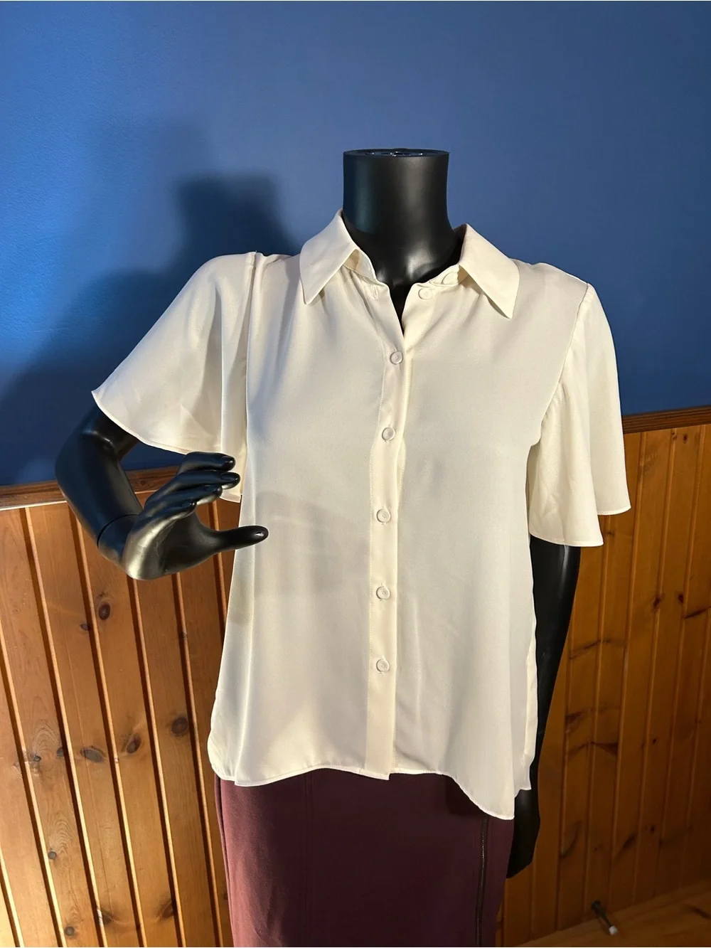 NWT Melanie Lyne Cream Button-Front Short Sleeve Blouse with Open Back with Lace - Picture 2 of 5